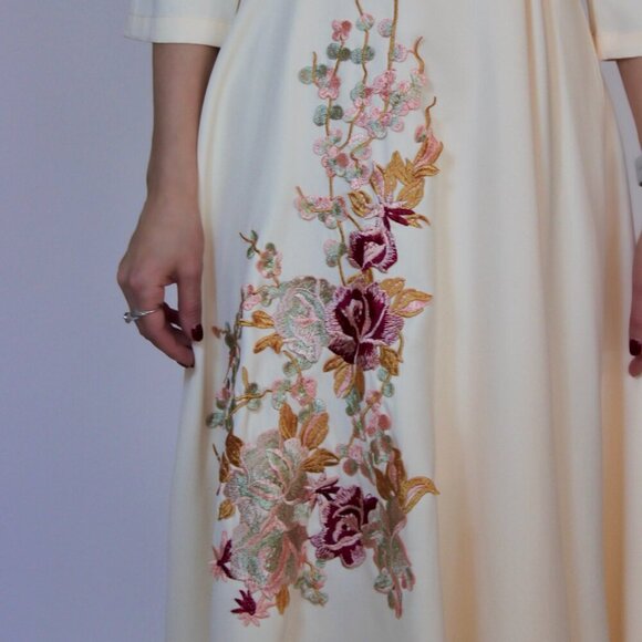 Light yellow floral midi dress - Picture 2 of 7